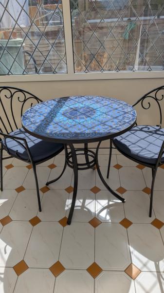 Table and Chiars